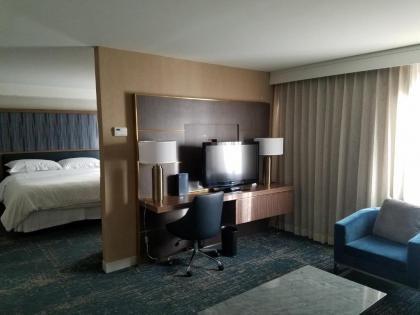 Sheraton Pasadena Hotel - image 11
