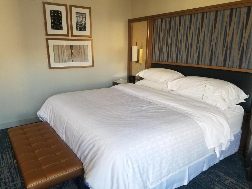 Sheraton Pasadena Hotel - image 2