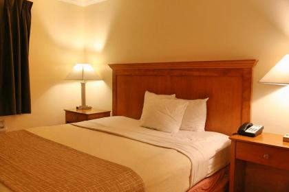 Travelodge by Wyndham Pasadena Central - image 15