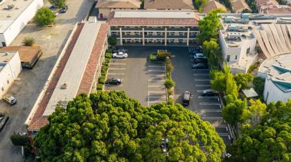 Hyland Inn near Pasadena Civic Center - image 14