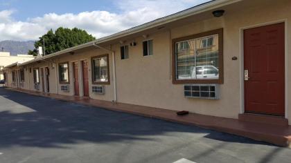 Four Aces Motel