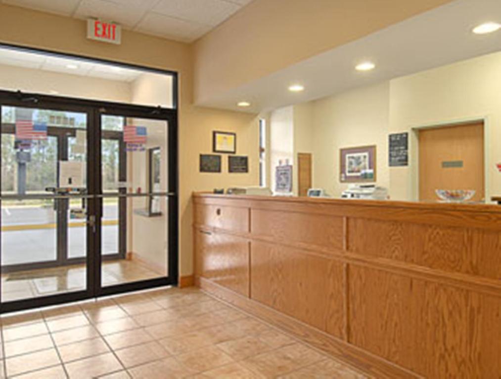 Super 8 Pascagoula - main image