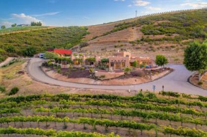 Manucci Winery- Wild Coyote B&B