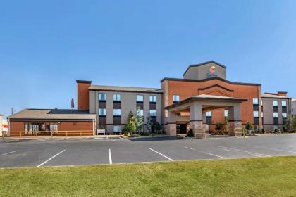 Comfort Inn  Suites Pauls Valley   City Lake Pauls Valley