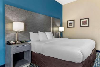 Comfort Inn & Suites Pauls Valley - City Lake - image 3