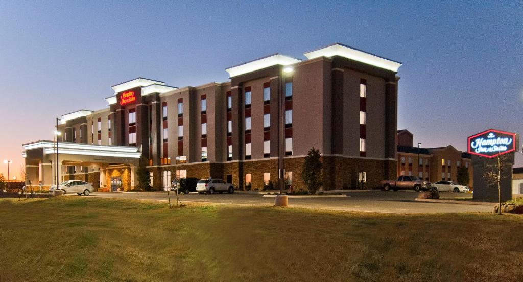 Hampton Inn and Suites Pauls Valley - image 2
