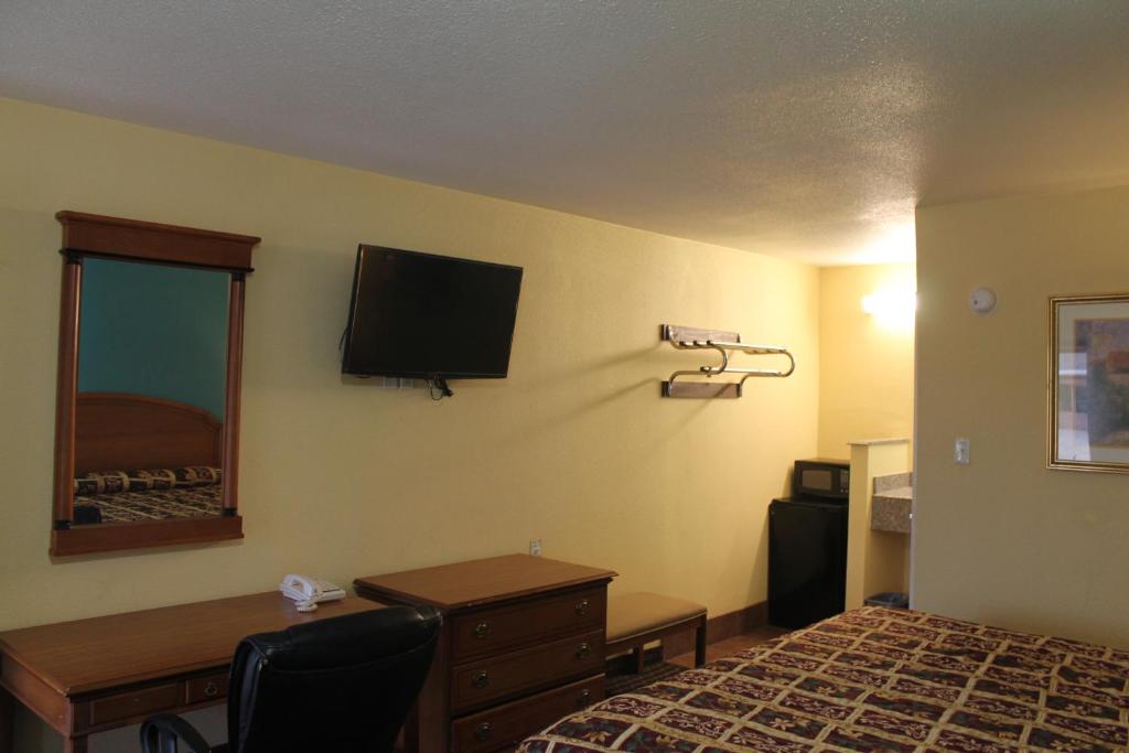 Economy Inn Express - image 4