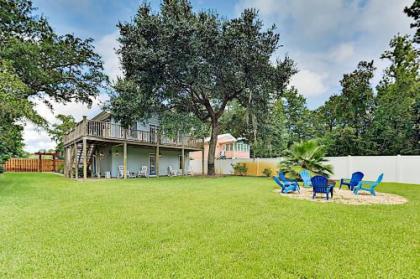 Pawleys Island Paradise with Big Yard and Firepit home
