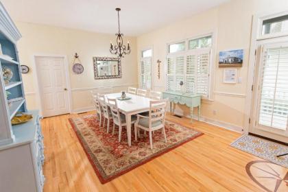 Compass Point 42 4BR3BA House wKitchen - image 17