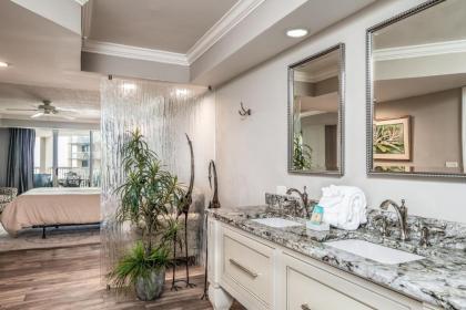Fordham 209 OV 4BR3BA wKitchen & Balcony - image 16