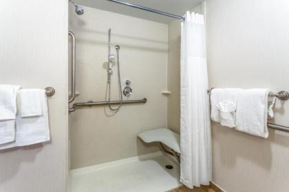 Hampton Inn Boston/Peabody - image 14