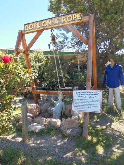 Grand Canyon Caverns Inn - image 11