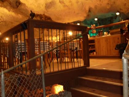 Grand Canyon Caverns Inn - image 14