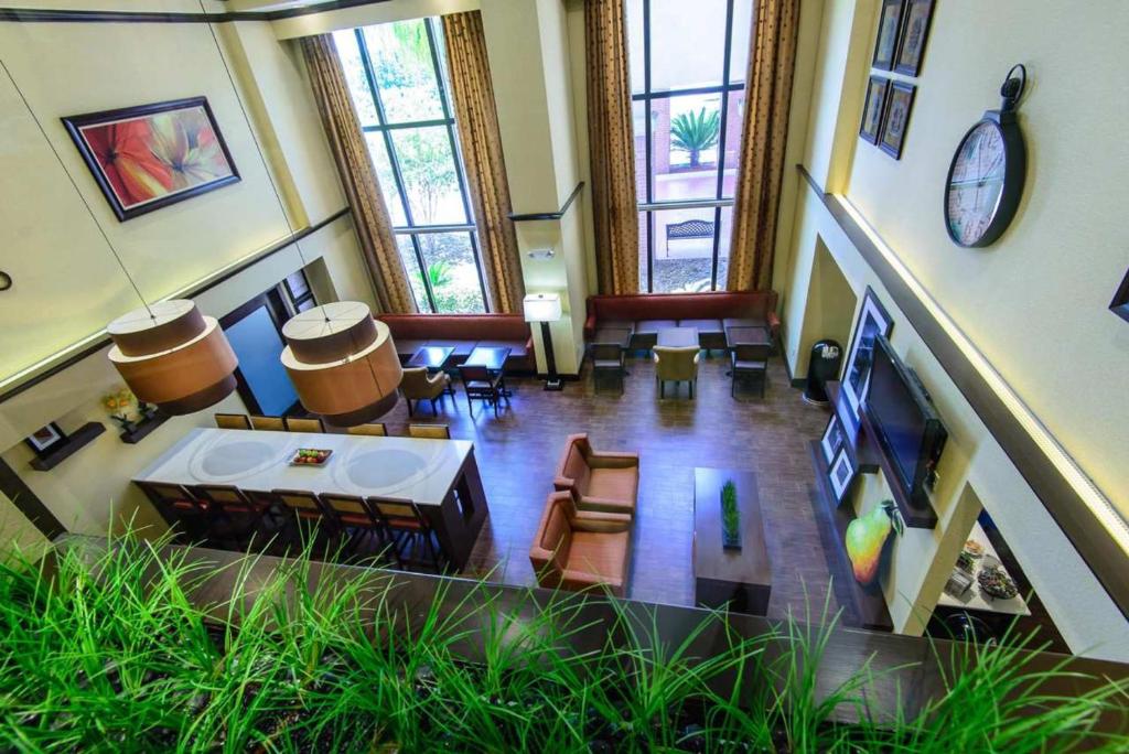 Hampton Inn Houston-Pearland TX - image 4