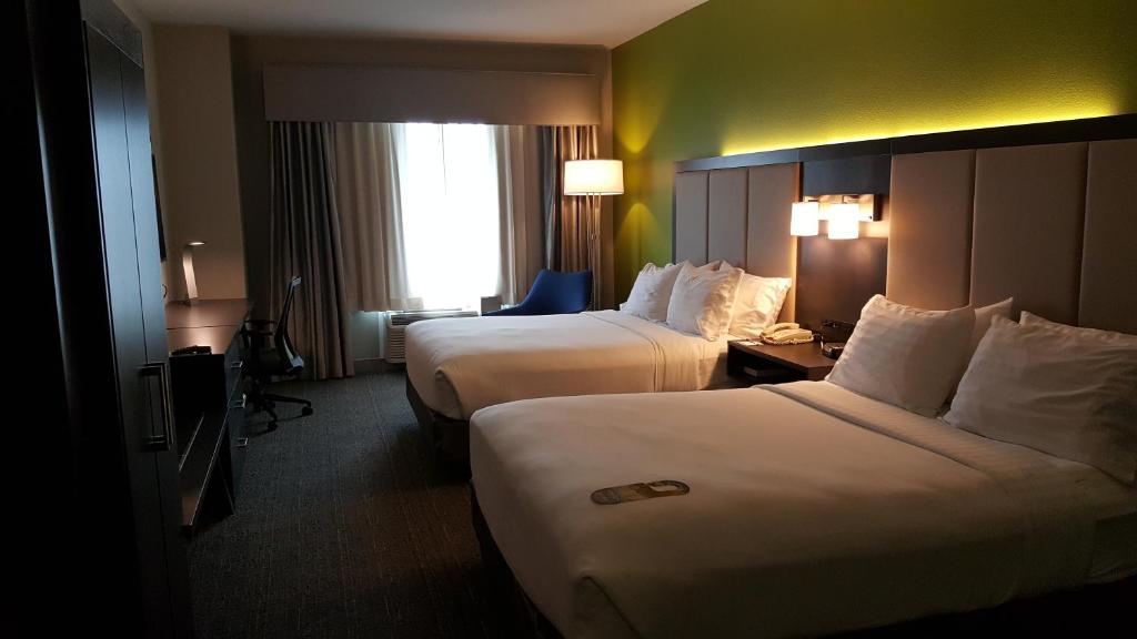 Holiday Inn Express Pearland an IHG Hotel - image 7