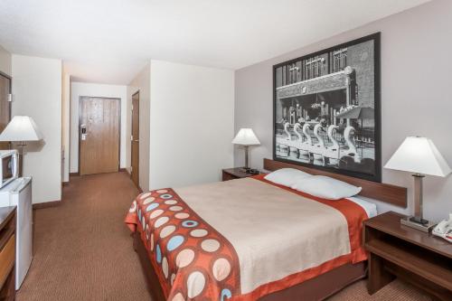 Super 8 by Wyndham Pekin/Peoria Area - image 2