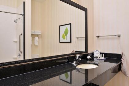 Fairfield Inn and Suites by Marriott Birmingham Pelham/I-65 - image 9