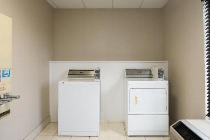 Hampton Inn Pell City - image 15