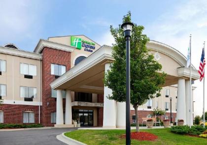 Holiday Inn Express Hotel & Suites Pell City - image 3