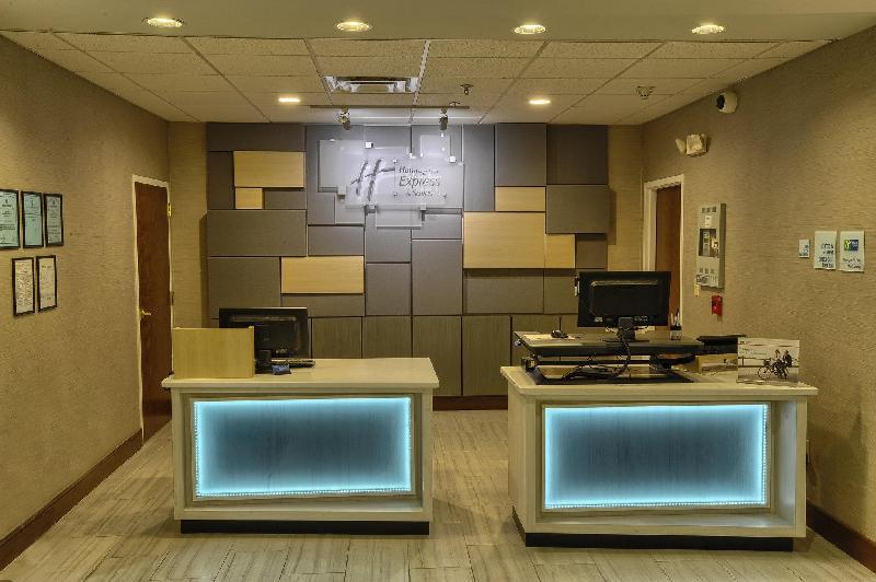 Holiday Inn Express Hotel & Suites Pell City - image 4