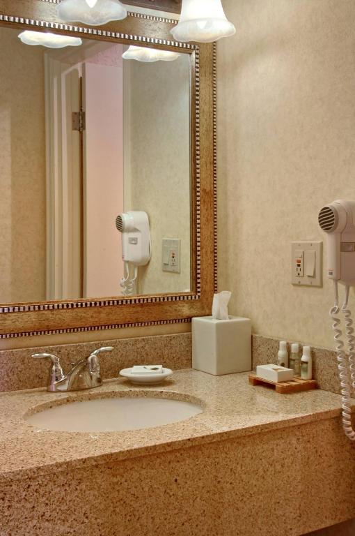 Red Lion Hotel Pendleton - image 2