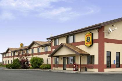 Super 8 by Wyndham Pendleton - image 2