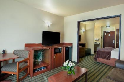 Oxford Suites Pendleton - image 10