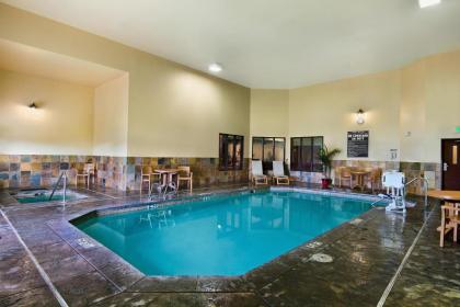 Oxford Suites Pendleton - image 2