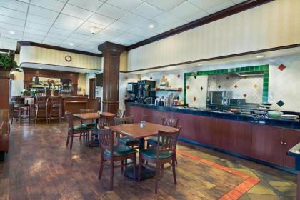 Oxford Suites Pendleton - image 6