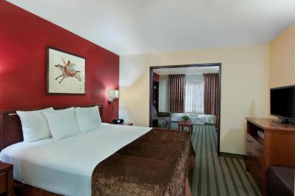 Oxford Suites Pendleton - image 8
