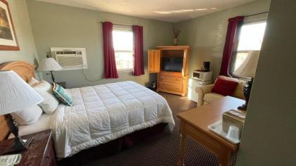 Rugged Country Lodge - image 13
