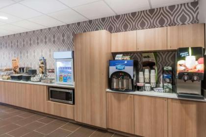 Microtel Inn & Suites by Wyndham - Penn Yan - image 3