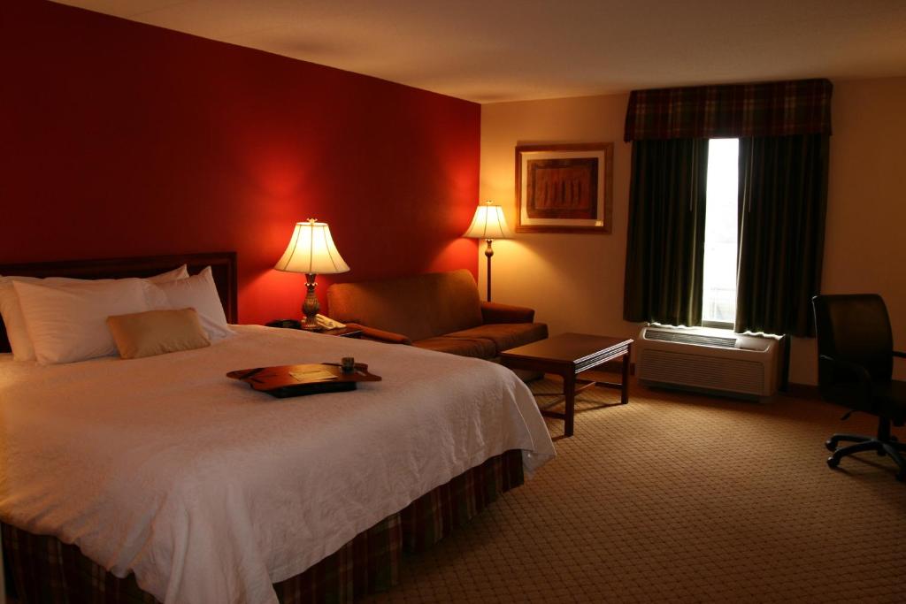 Hampton Inn Pennsville - image 5
