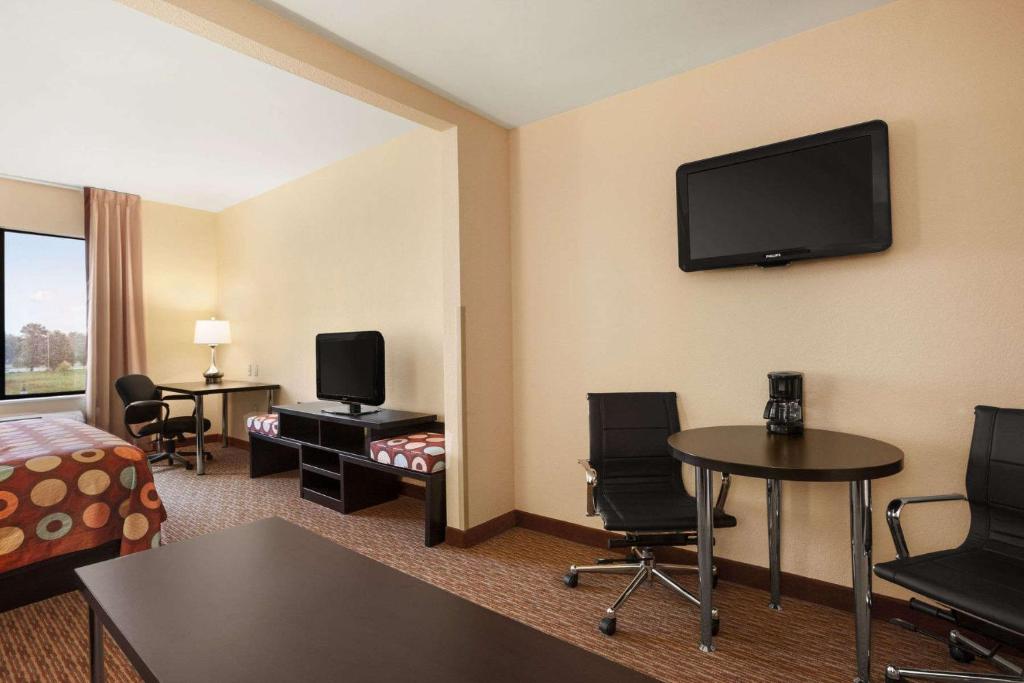 Super 8 by Wyndham Pennsville/Wilmington - image 4