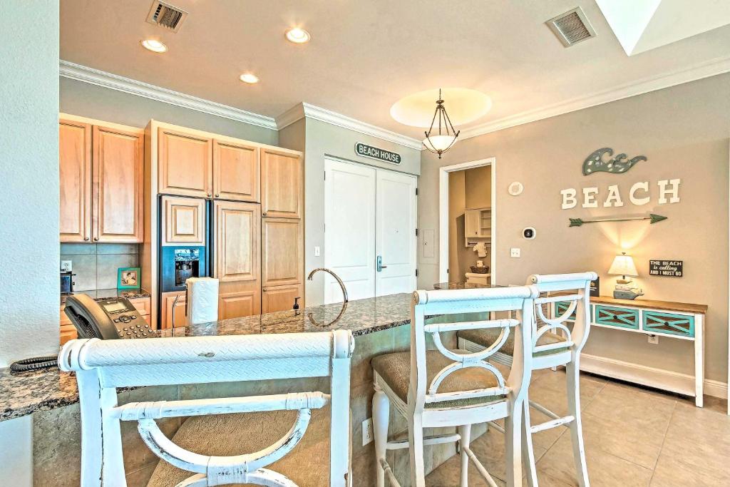 Pensacola Bch Penthouse with View and Pool Access! - image 3