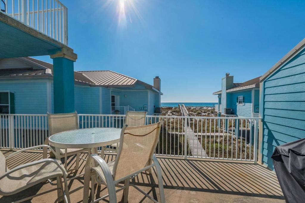 Portside Villas unit 13 - main image