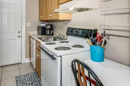 Strong St. Cottage - image 17