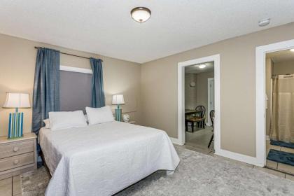 Strong St. Cottage - image 4