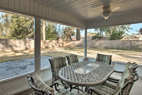 Relaxing Pensacola Getaway with Volleyball Net! - image 3