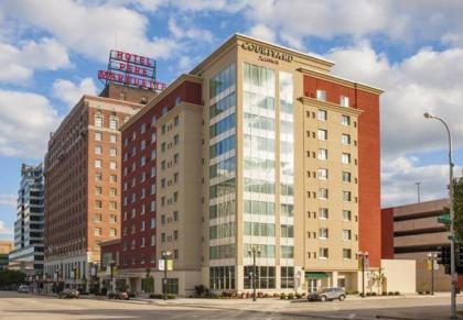 Courtyard Peoria Downtown Illinois