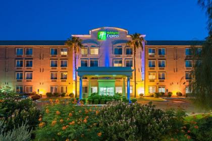 Holiday Inn Express Peoria North - Glendale an IHG Hotel