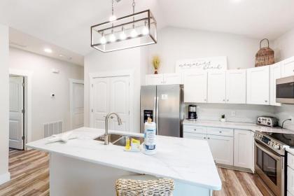Gulf Breeze Cottage - image 6