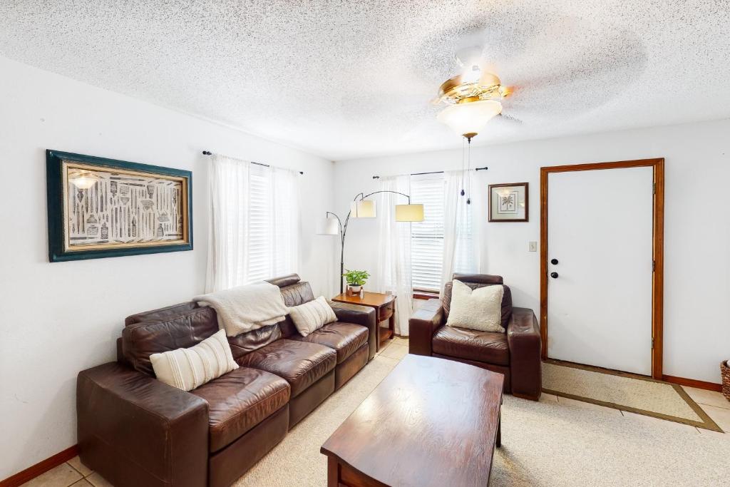 Driftwood Place - main image