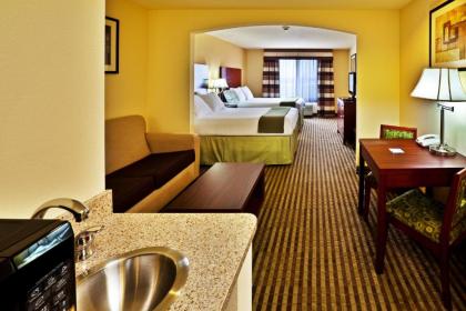 Holiday Inn Express & Suites Perry an IHG Hotel - image 8