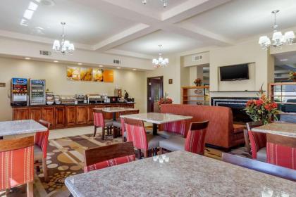 Comfort Inn & Suites Perry I-35 - image 3