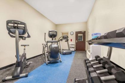 Microtel Inn & Suites by Wyndham Perry - image 12