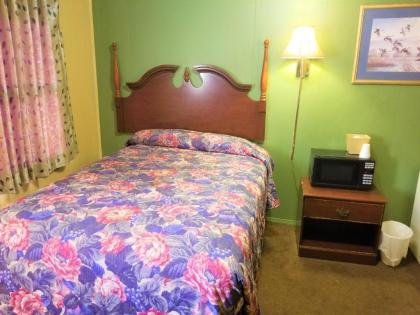 Budget Inn - image 12