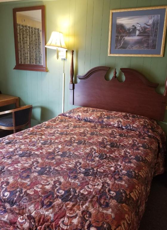 Budget Inn - image 3