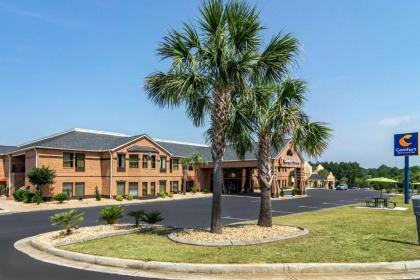 Comfort Inn  Suites Perry National Fairgrounds Area