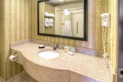 Hampton Inn & Suites Petoskey - image 14